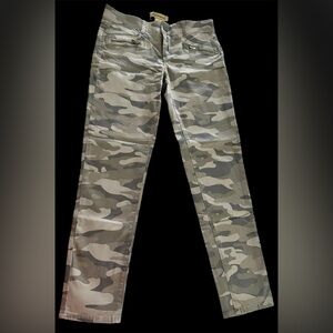 Democracy Ab Technology Camo Print Skinny Pants - Light Olive Size 6